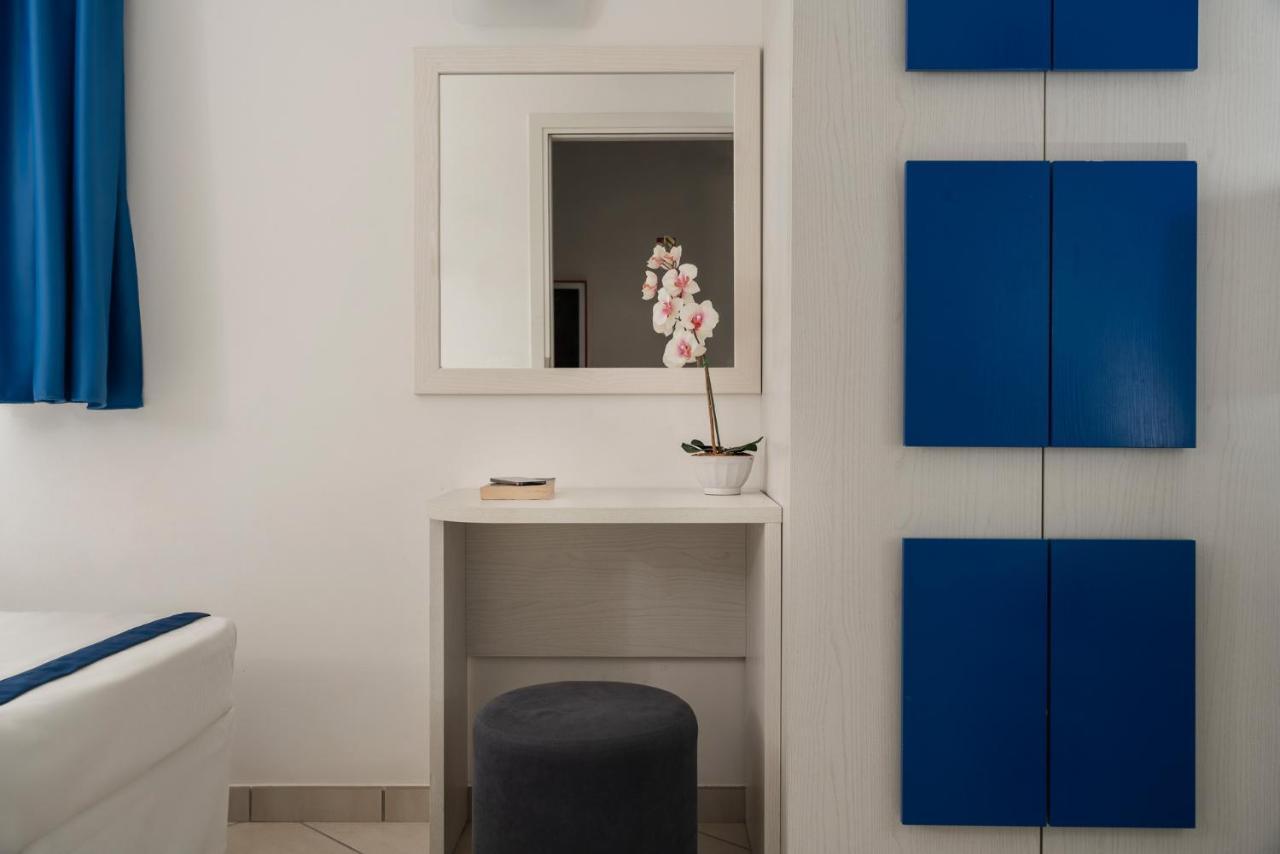 Hotel Embassy Riccione Esterno foto