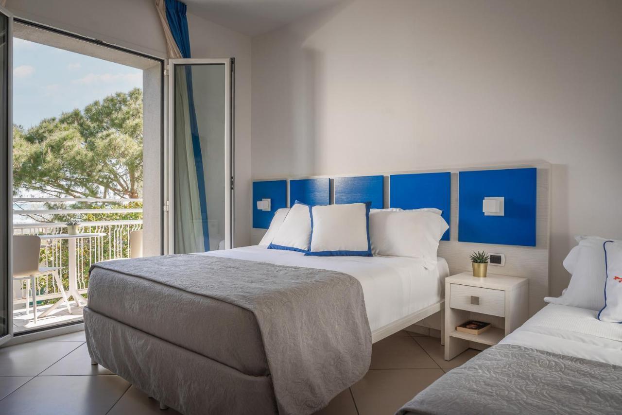 Hotel Embassy Riccione Esterno foto