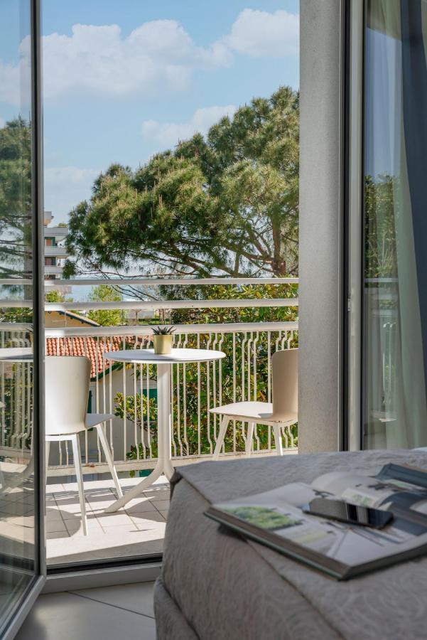 Hotel Embassy Riccione Esterno foto