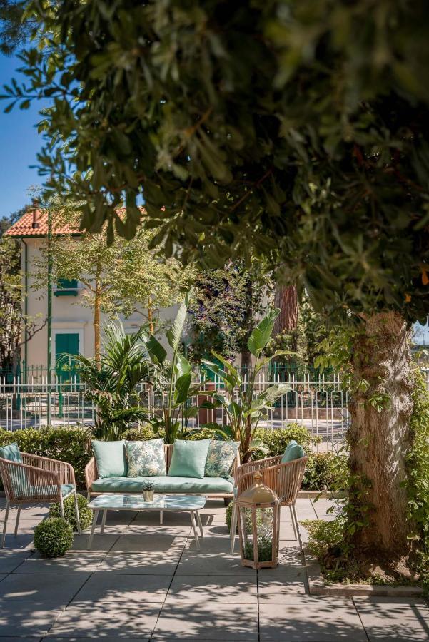 Hotel Embassy Riccione Esterno foto