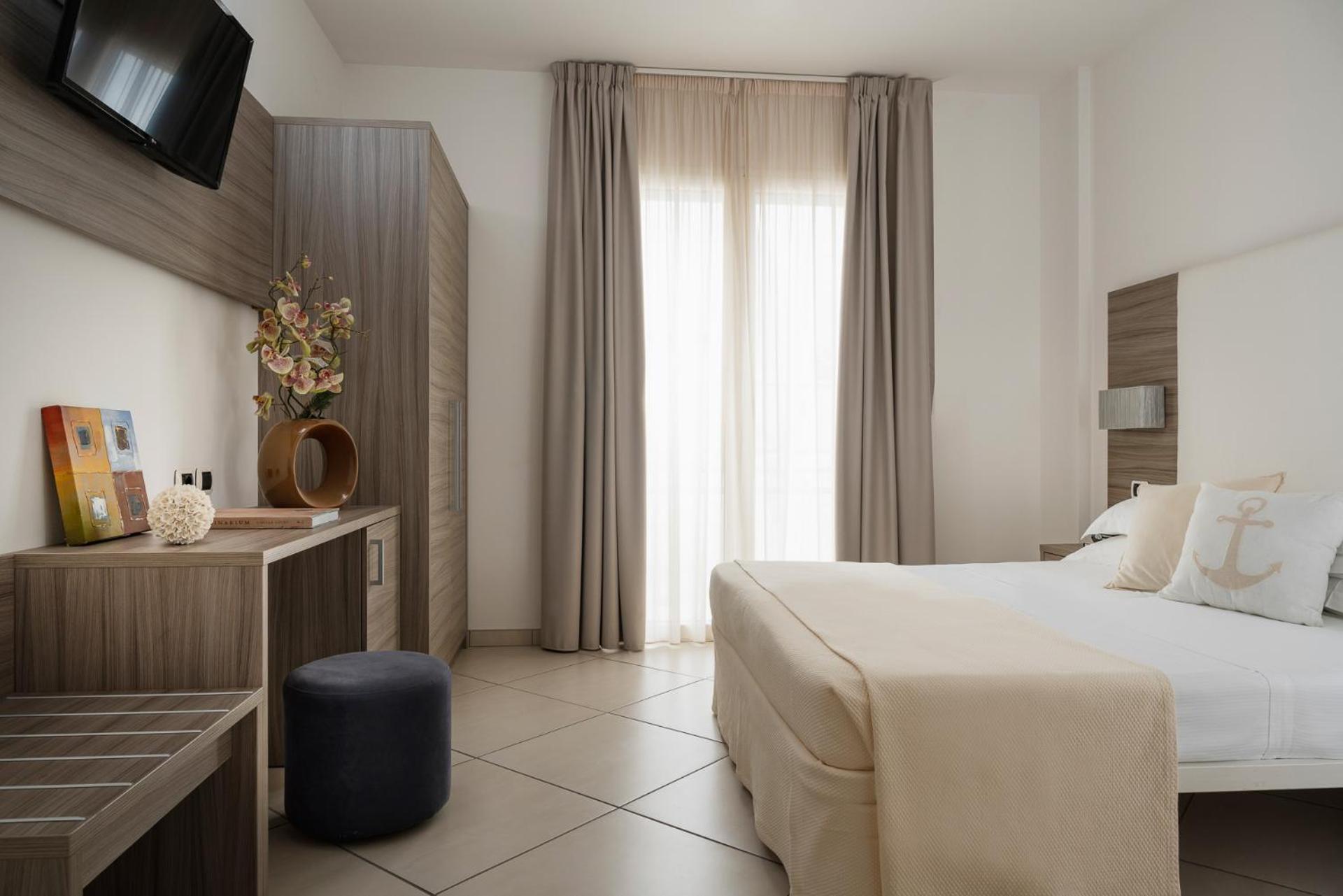 Hotel Embassy Riccione Esterno foto