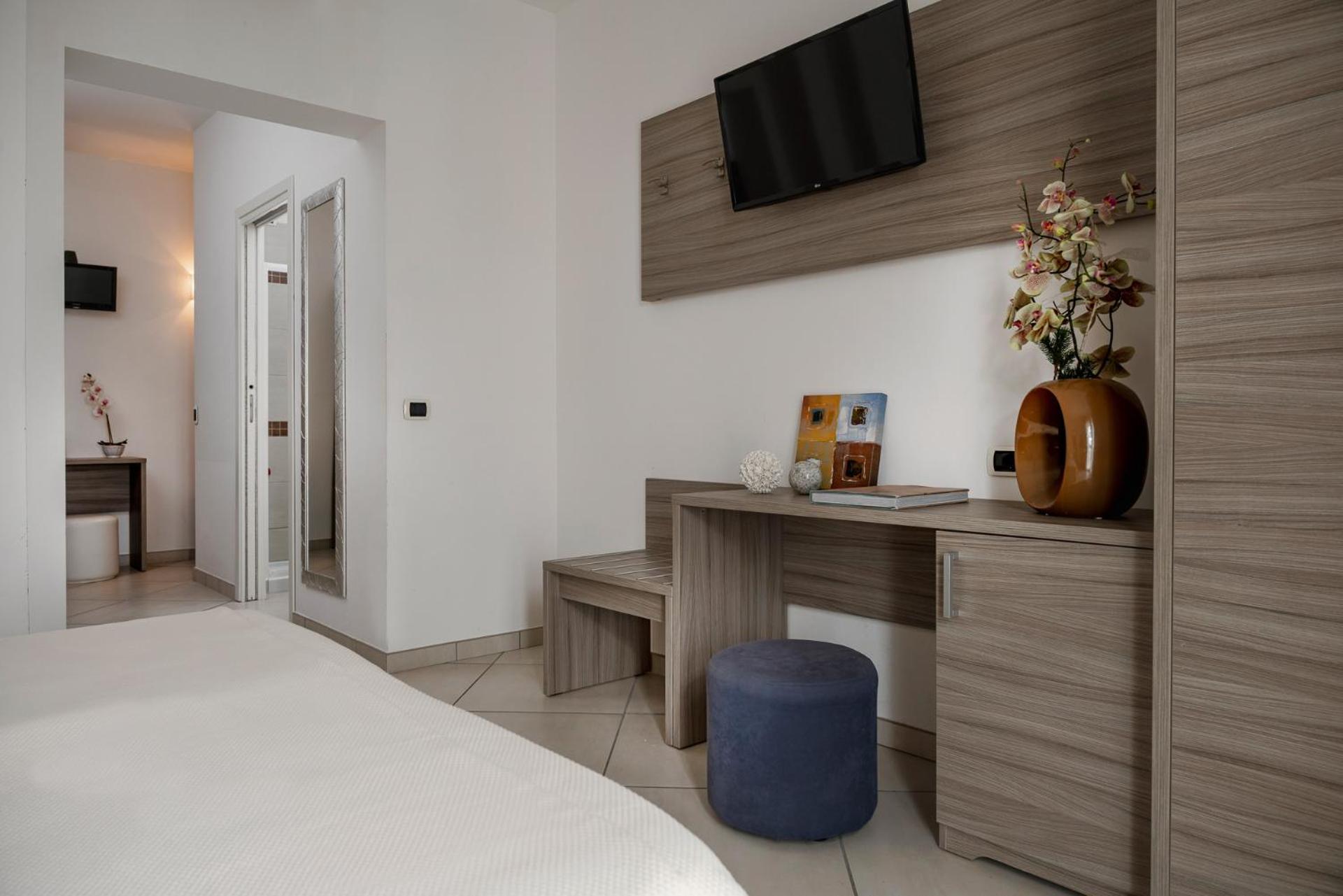 Hotel Embassy Riccione Esterno foto