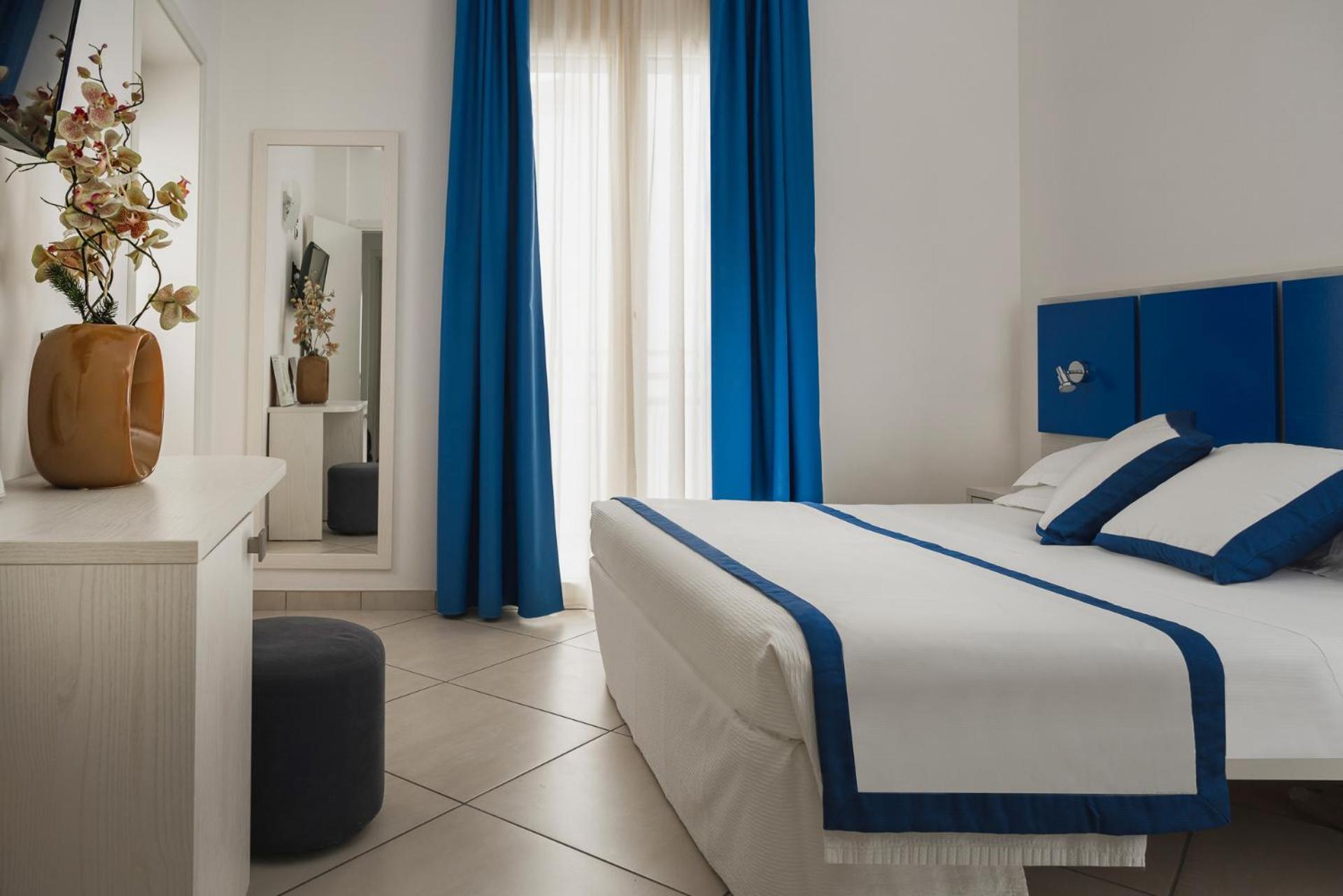 Hotel Embassy Riccione Esterno foto