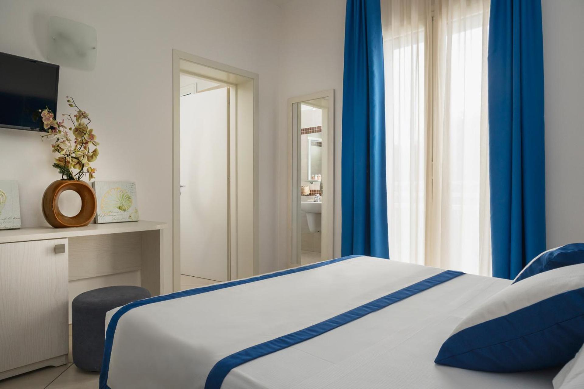 Hotel Embassy Riccione Esterno foto
